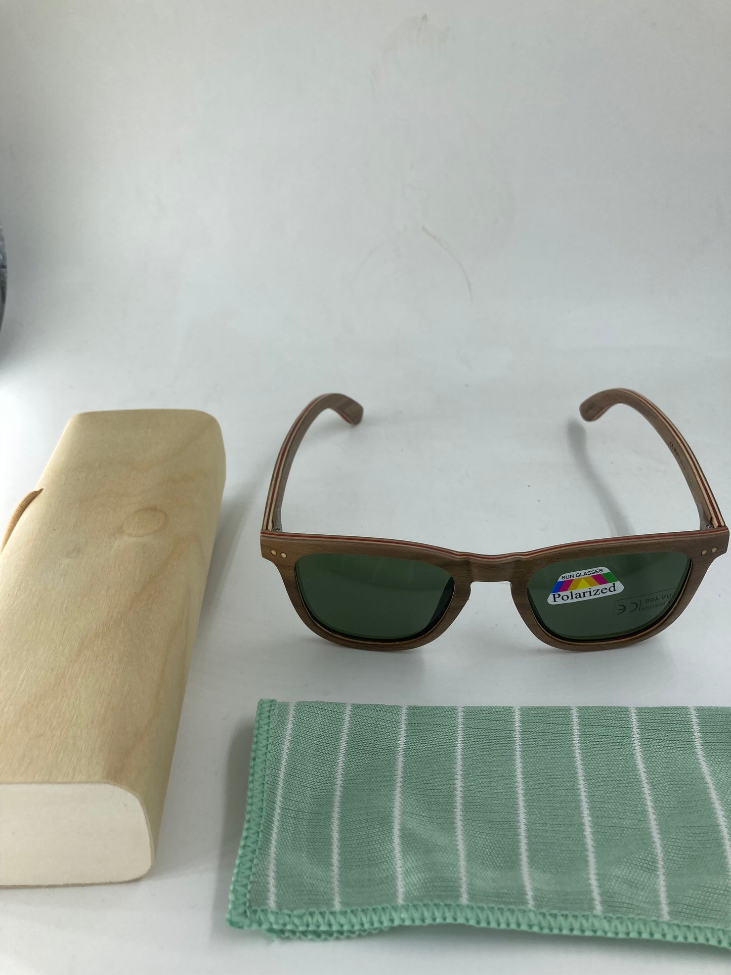 8. Sonnenbrille, Rahmen komplett aus Holz mit schwarz linse - polarized und uv400