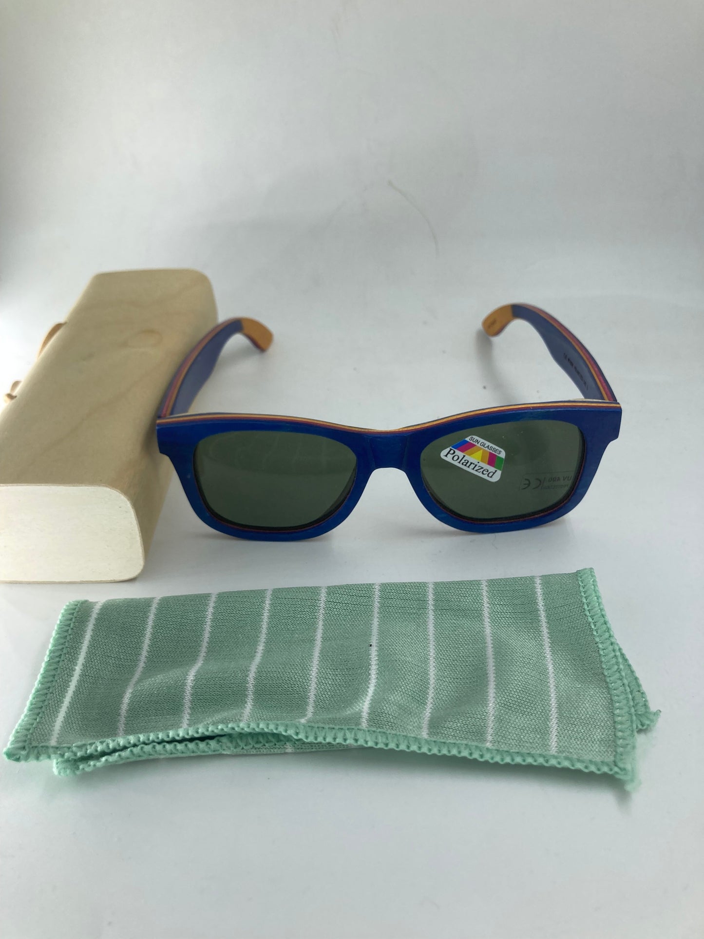 12. Sonnenbrille, Rahmen komplett aus Holz skateboard - blau - mit grun linse - polarized und uv400