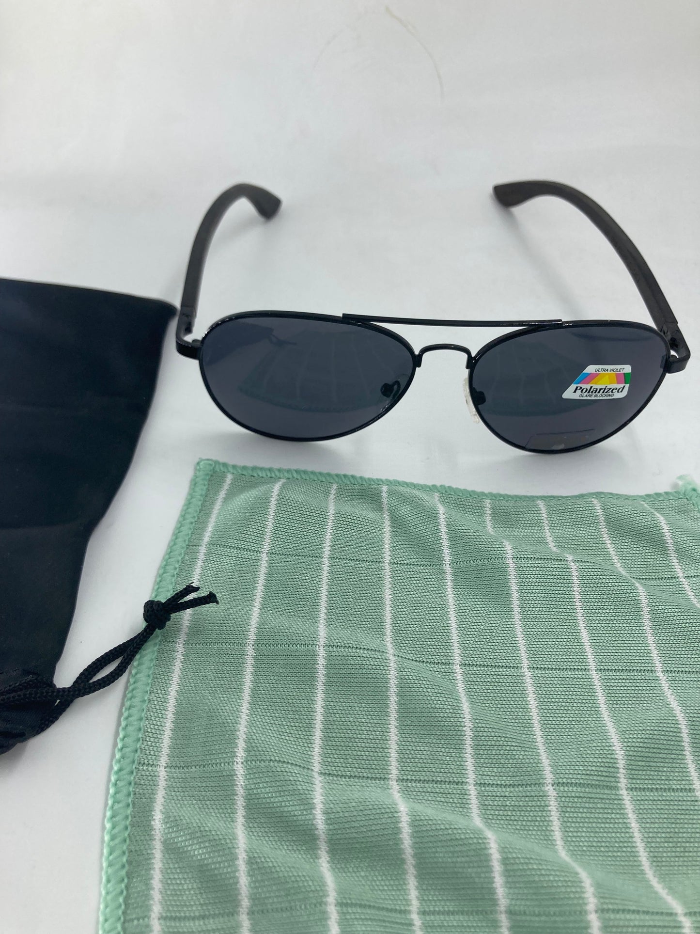 39. Sonnenbrille, Bügel aus Bambus und holz Pilotenbrillen schwarz mit schwarz linse , bügel aus ebenholz , polarized und uv400 schutz