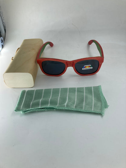 9.Sonnenbrille, Rahmen komplett aus Holz skateboard rot - schwarz linse - polarized und uv400 nr 3008