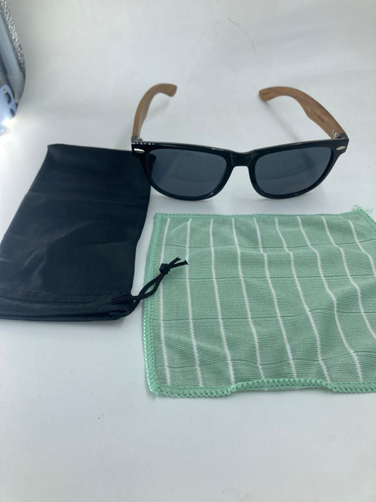 58. Sonnenbrille, Bügel aus Bambus und holz schwarz sonnenbrille mit metal pip in ecke mit schwarz linse,bügel aus nussbaum holz - uv400 schutz
