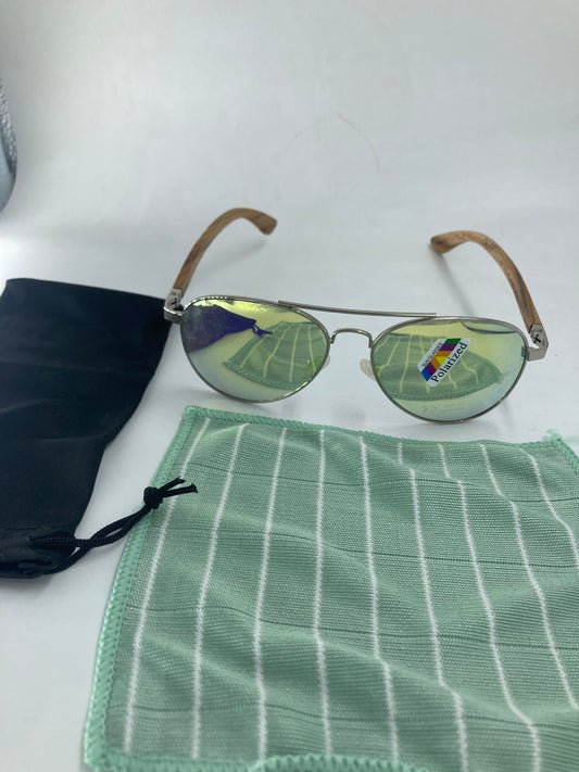 31. Sonnenbrille, Bügel aus Bambus und holz Pilotenbrillen gold mit schwarz linse , bügel aus nussbaum , polarized und uv400 schutz