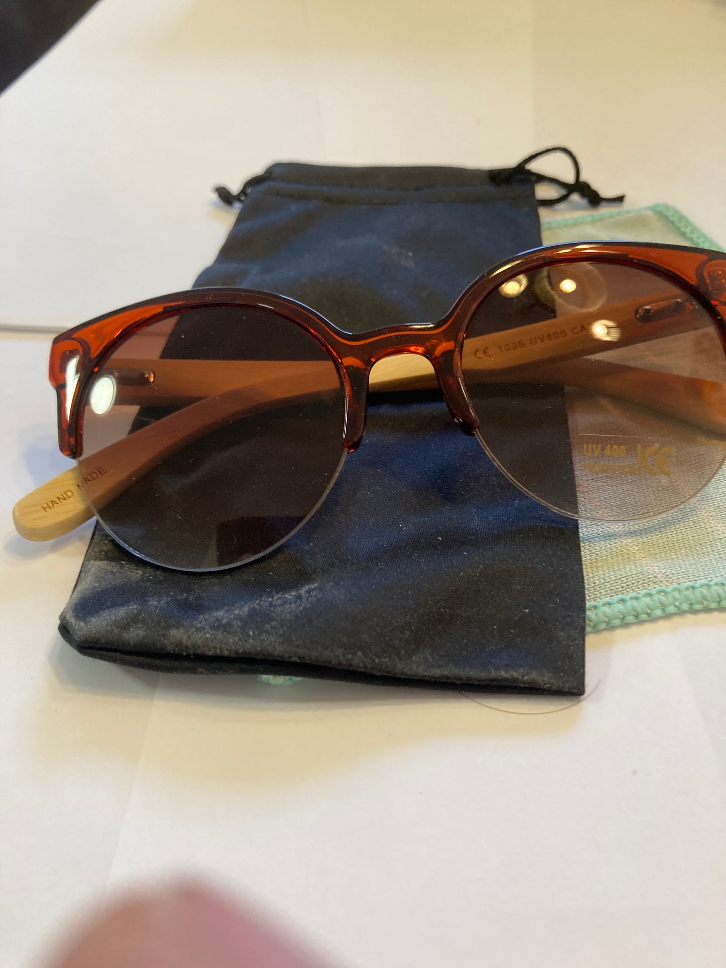 2. Sonnenbrille, Bügel aus Bambus  und uv400 schutz