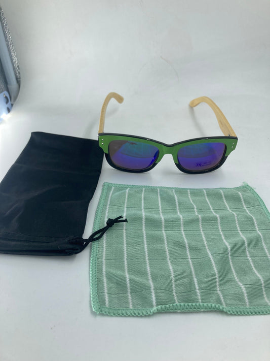 74. Sonnenbrille, Bügel aus Bambus und holz grun sonnenbrille,mit metal pip in ecke,mit schwarz linse,bügel aus bambus,uv400 schutz
