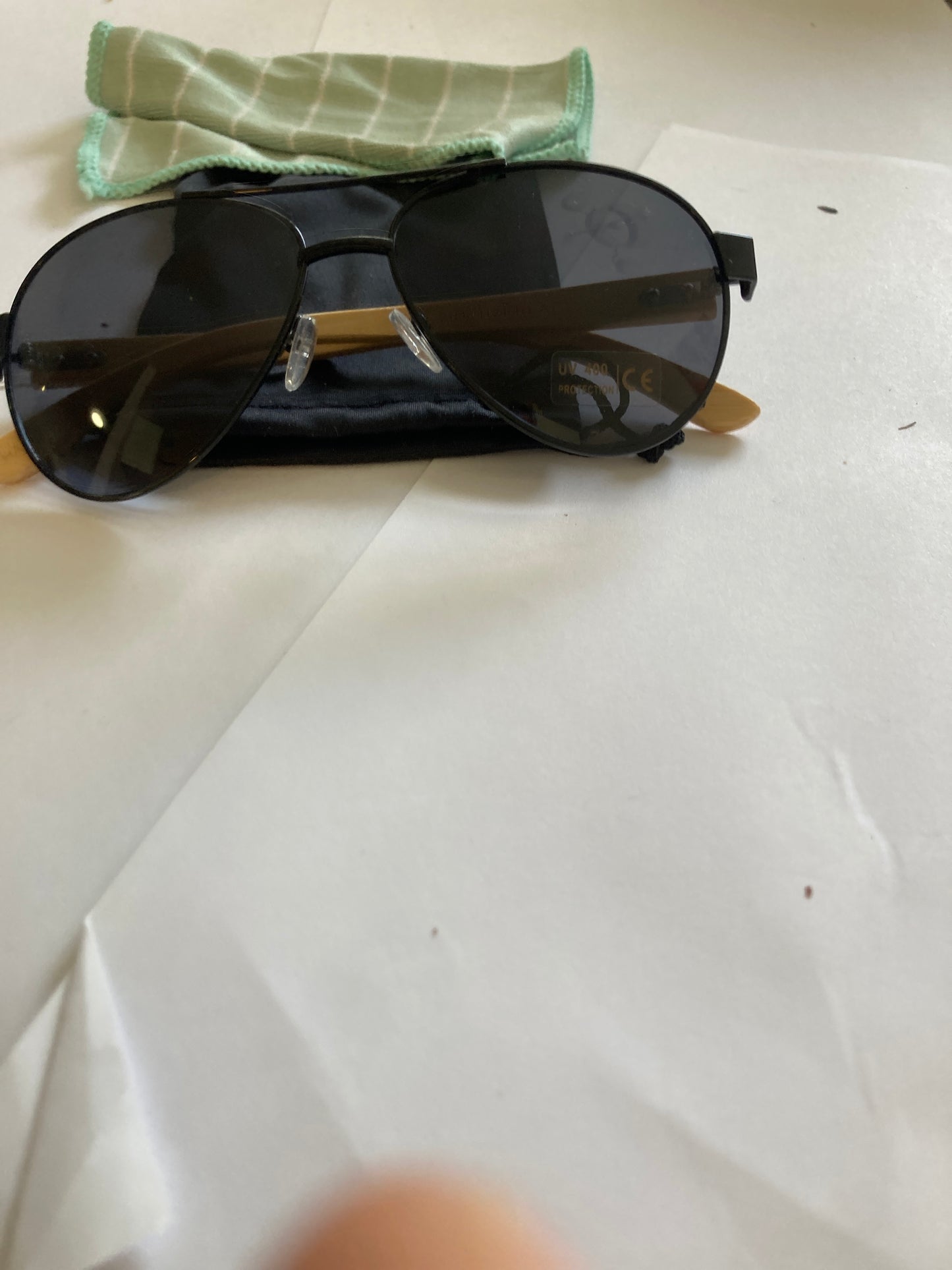 24.Sonnenbrille, Bügel aus Bambus und holz Pilotenbrillen blau mit schwarz linse , bügel aus bambus ,uv400 schutz