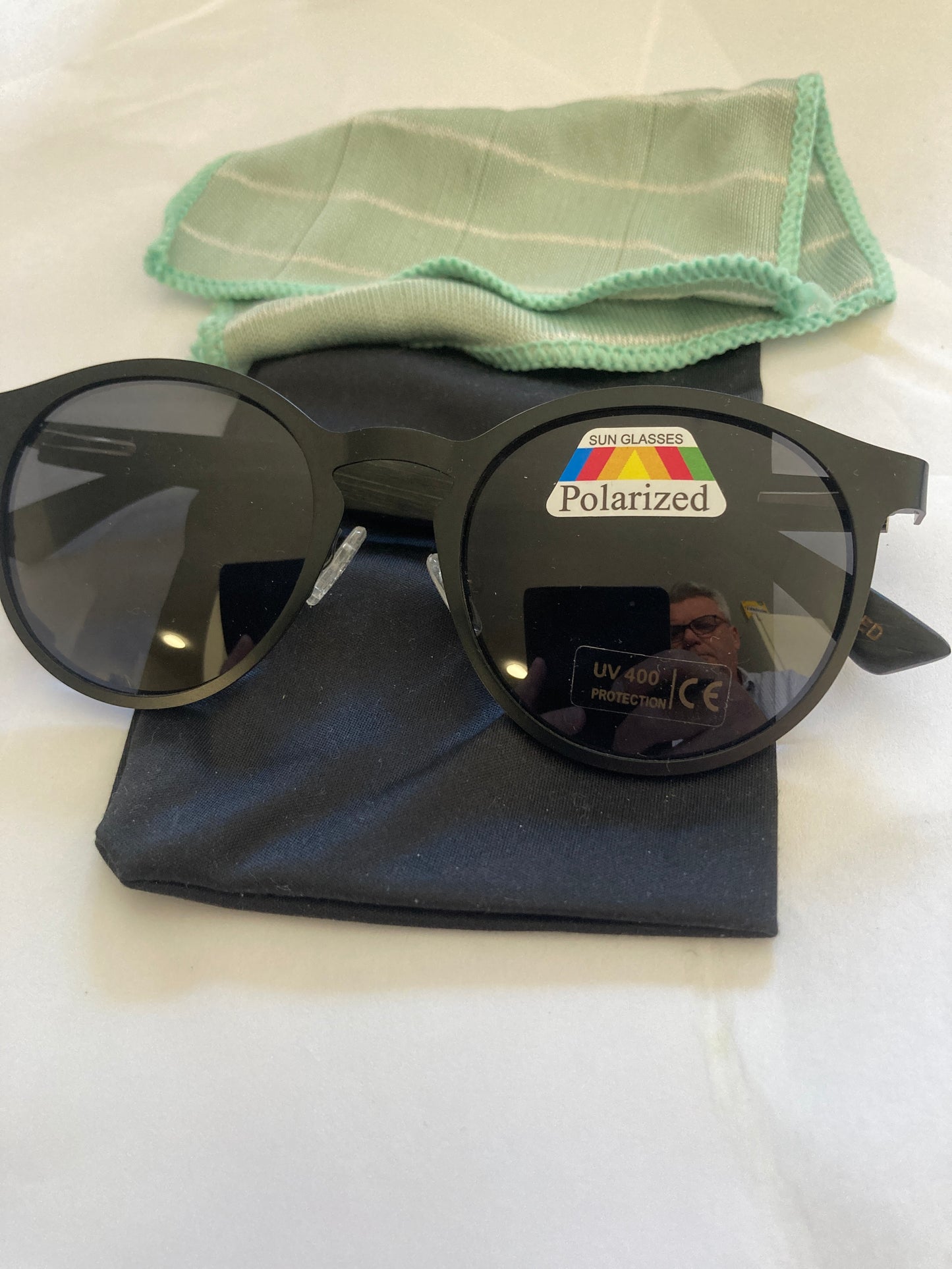 16. Sonnenbrille, Bügel aus Bambus und holz schwarz mit metallrahmen - schwarz linse ,bügel aus nussbaum , polarized und uv400 schutz