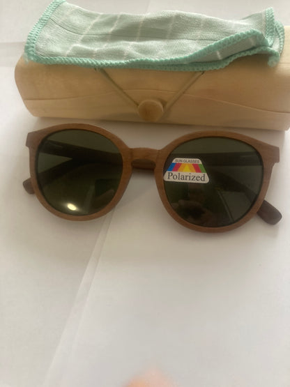1. Sonnenbrille, Rahmen komplett aus Holz - polarized und uv400 nr 6066