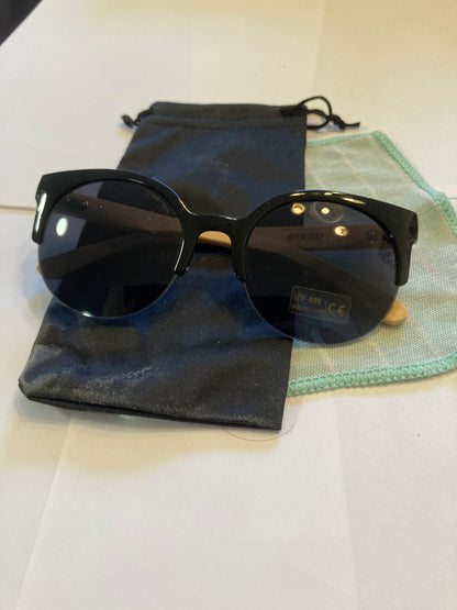 2. Sonnenbrille, Bügel aus Bambus  und uv400 schutz