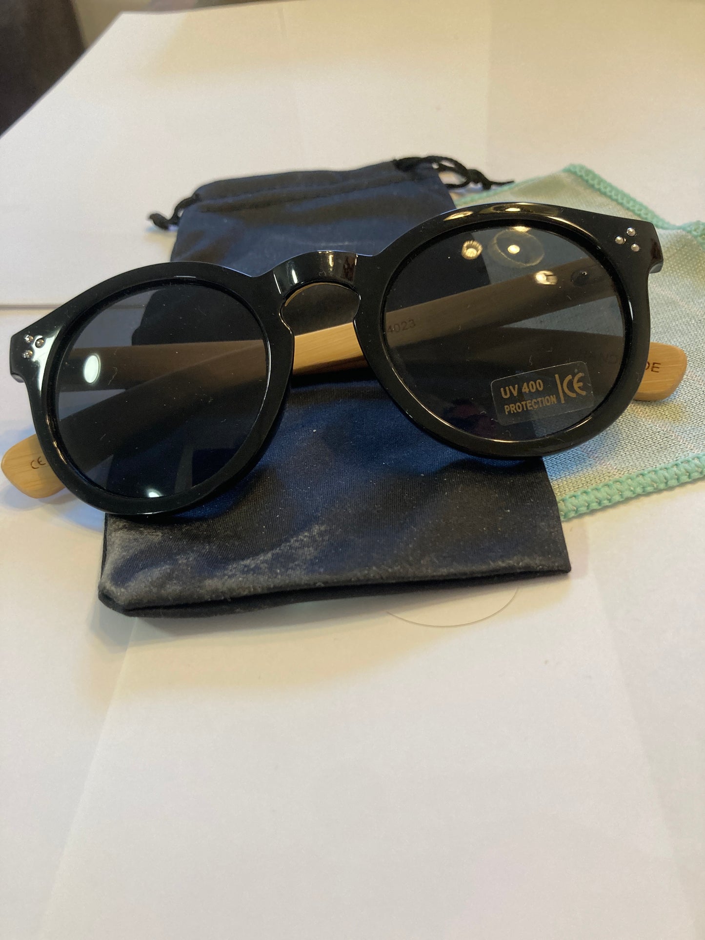 3. Sonnenbrille, Bügel aus Bambus  und uv400 schutz