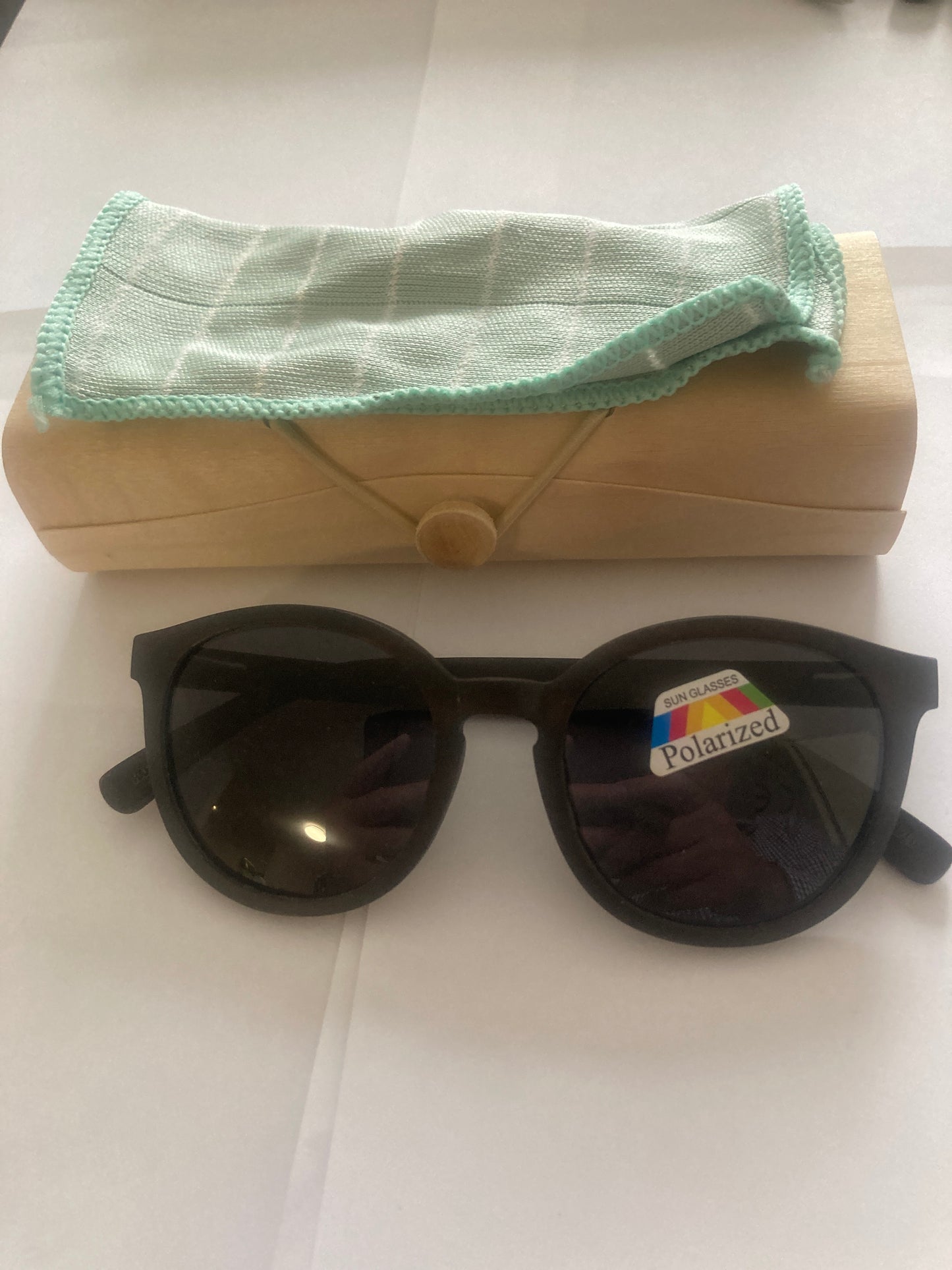 1. Sonnenbrille, Rahmen komplett aus Holz - polarized und uv400 nr 6066