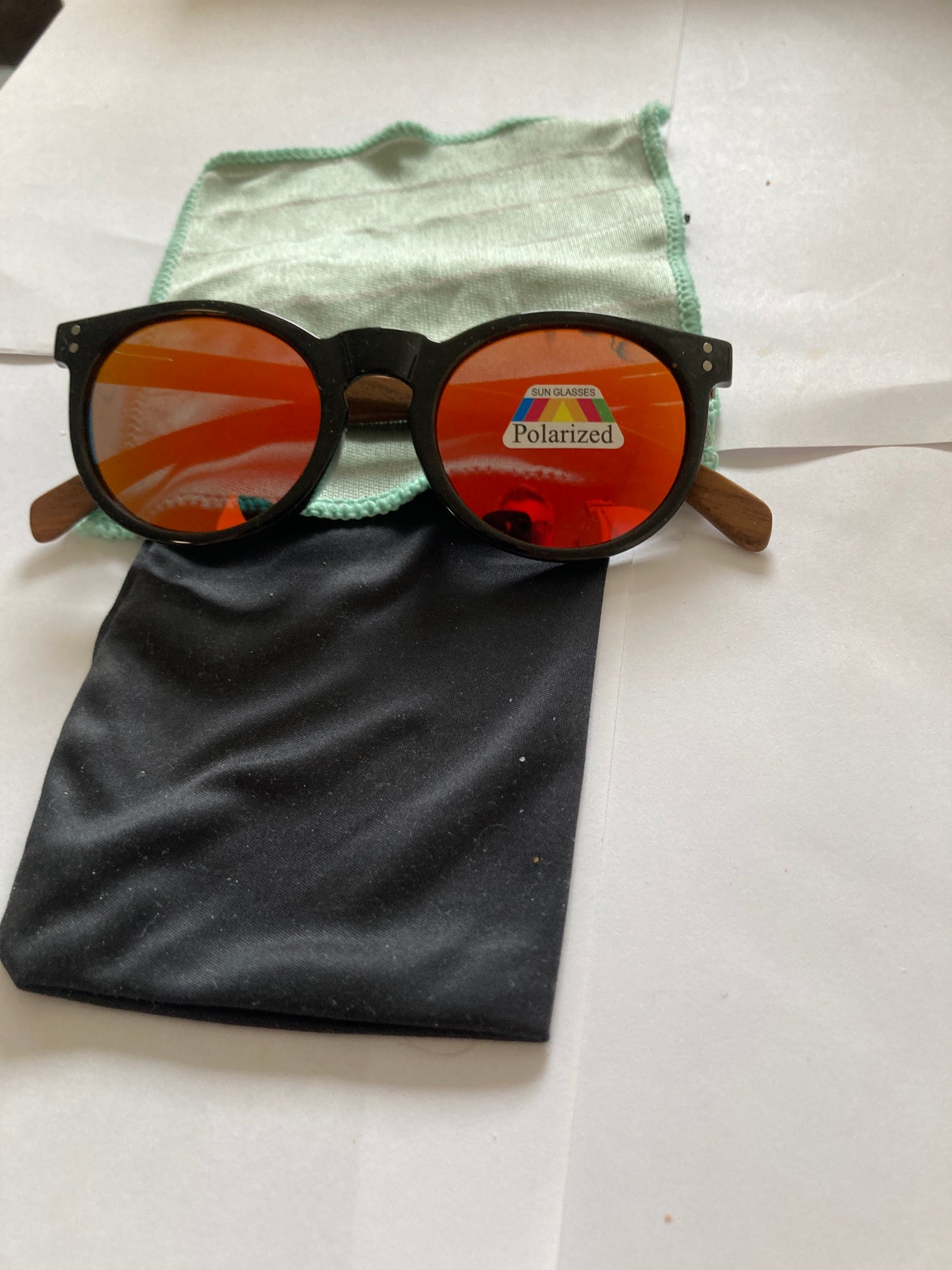 22. Sonnenbrille, Bügel aus  holz verschiedene farbarten mit verschiedenen farbarten linsen  , polarized und uv400 schutz