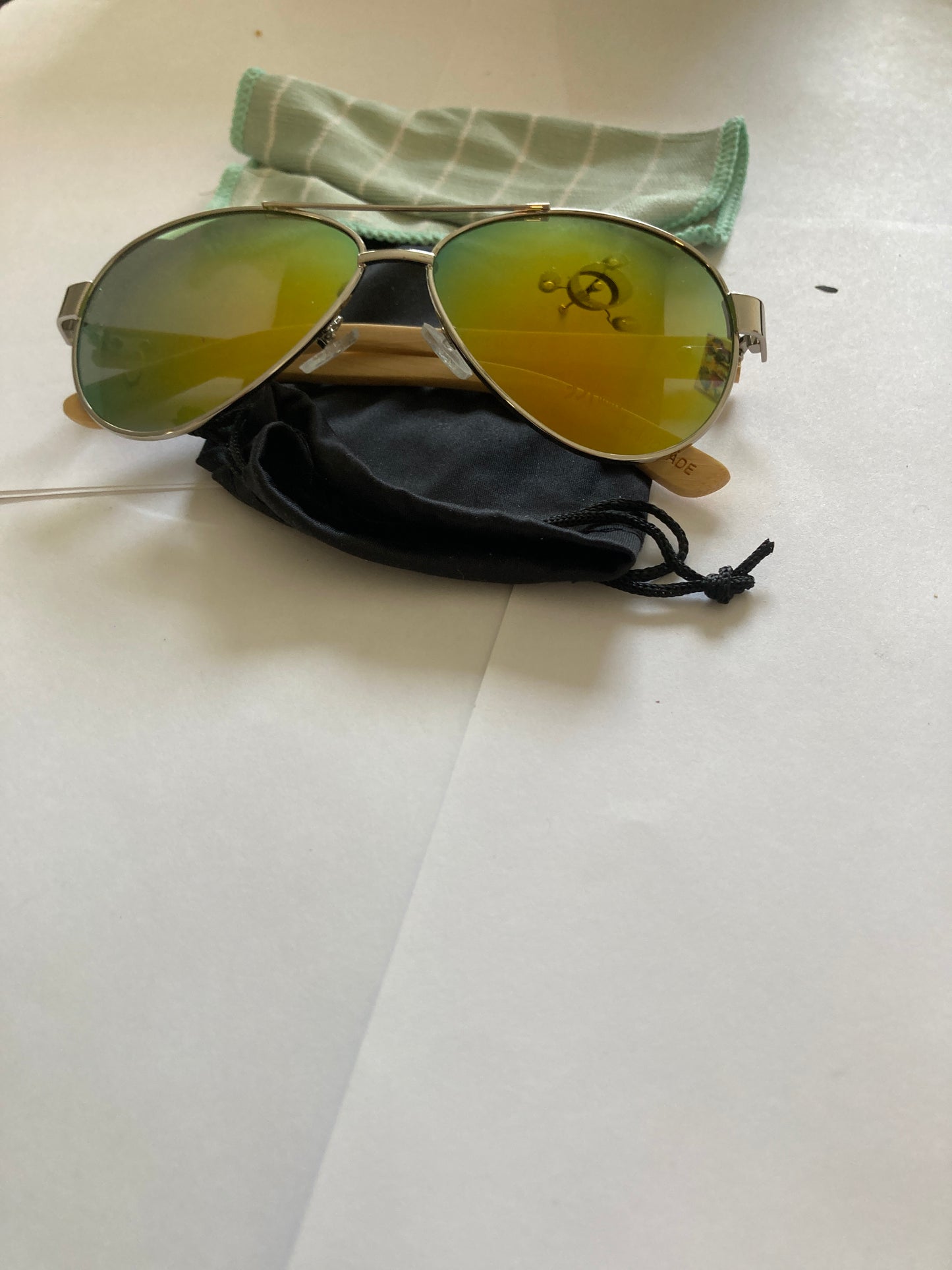 24.Sonnenbrille, Bügel aus Bambus und holz Pilotenbrillen blau mit schwarz linse , bügel aus bambus ,uv400 schutz