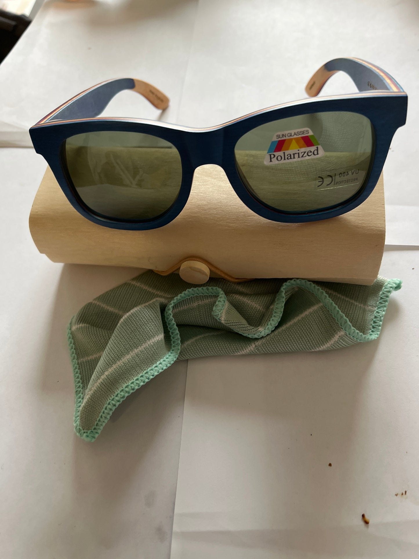 9.Sonnenbrille, Rahmen komplett aus Holz skateboard rot - schwarz linse - polarized und uv400 nr 3008